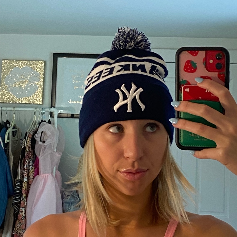 YANKEES navy winter hat